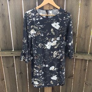 Old Navy Ruffle Sleeve Dress